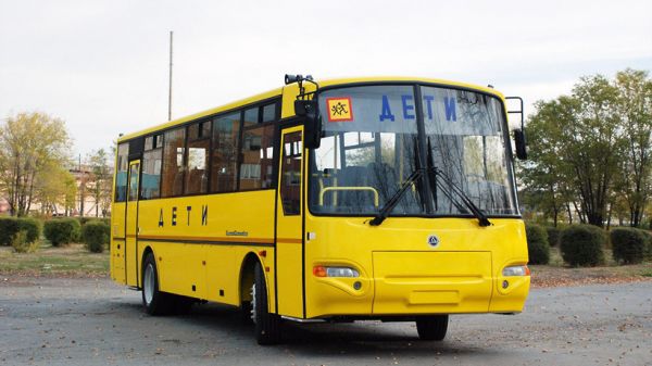 70 de copii din Moldova, blocați la hotarul cu România. 