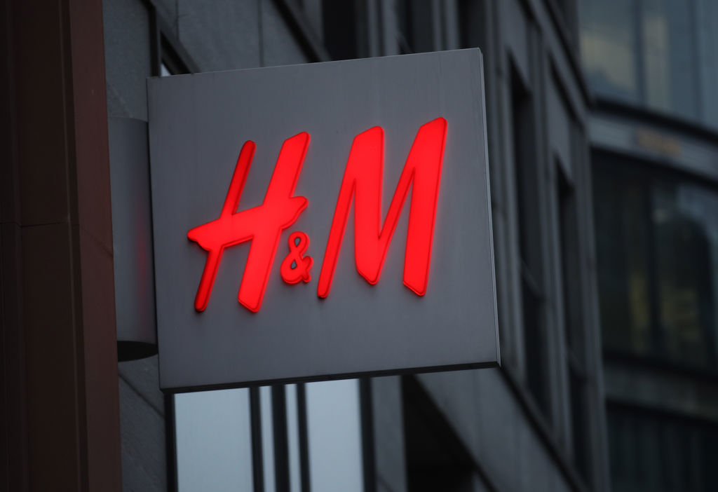 В Китае объявили бойкот H&amp;M из-за критики ситуации с уйгурами.