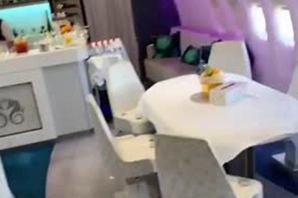 Интерьер самолета клуба НБА привел болельщиков в замешательство.