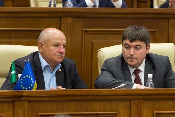 Nicolae Olaru va activa în calitate de deputat neafiliat. 