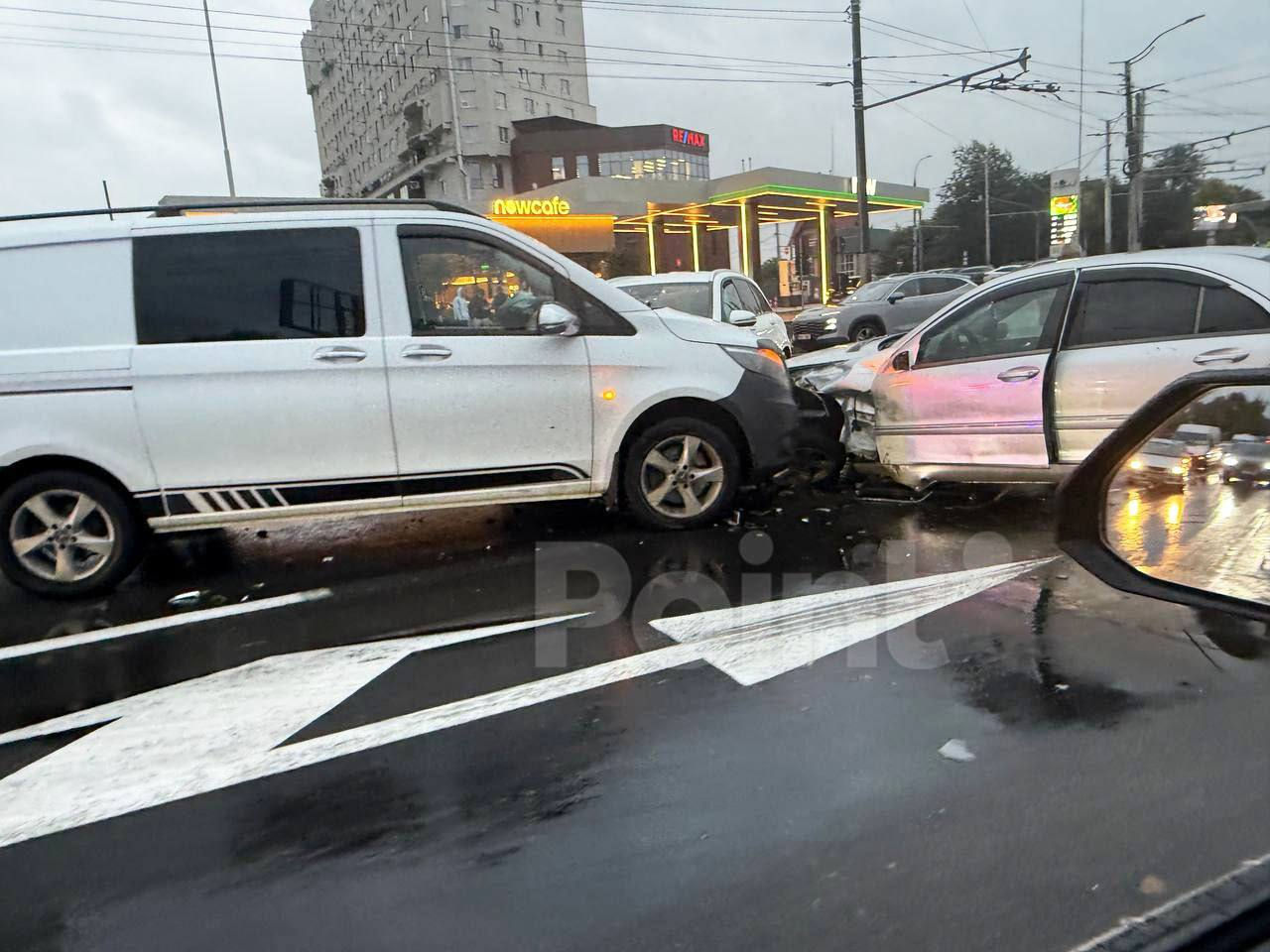 Ambuteiaje kilometrice în sectorul Râșcani din cauza unui accident grav.