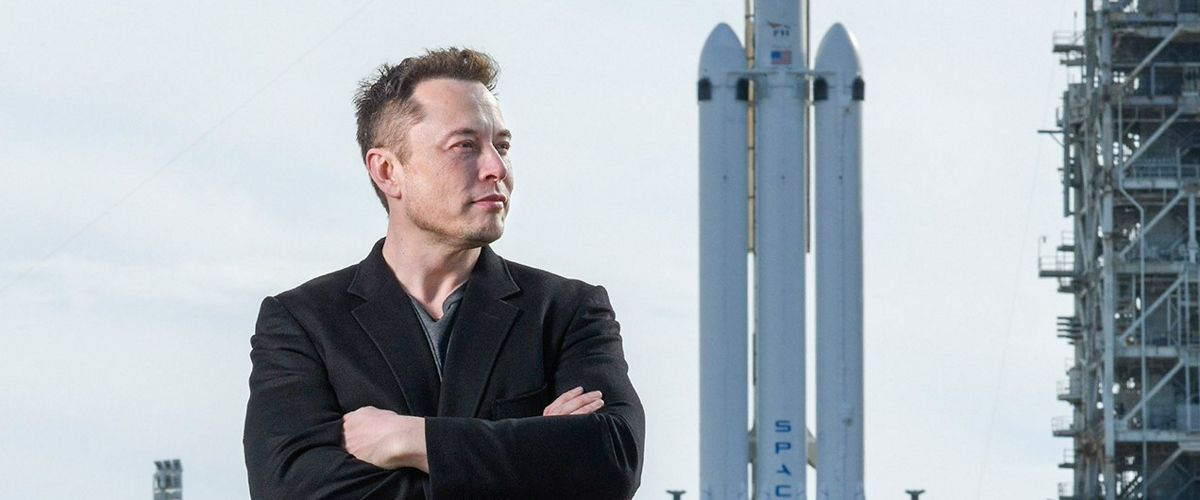 Маск назвал нереальным план Безоса по освоению космоса.