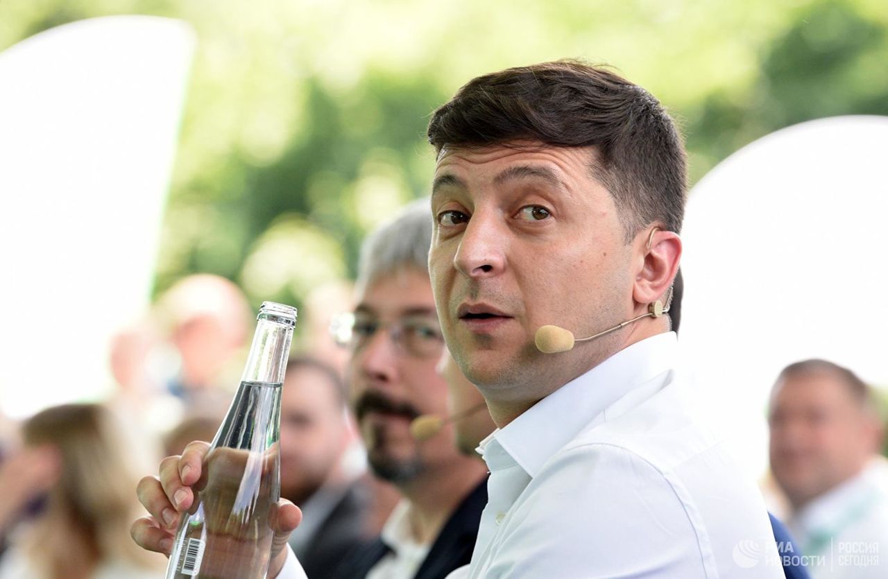 Зеленский заявил, что "сойдет с ума" в здании президентской администрации.