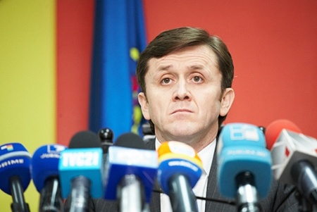 Глава ЦИК Юрий Чокан.