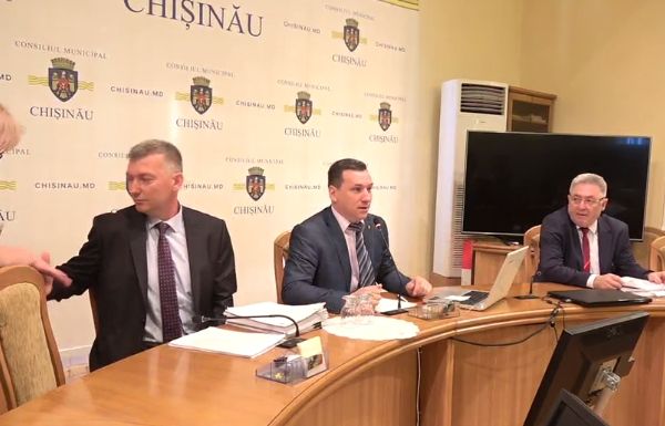 Диденку задержали 25 мая после проведенных в мэрии Кишинева обысков.