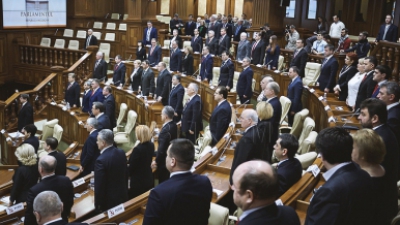 Pe lângă iniţiativele noi, actualii parlamentari vor trebui să examineze 110  proiecte rămase de la foştii colegi.