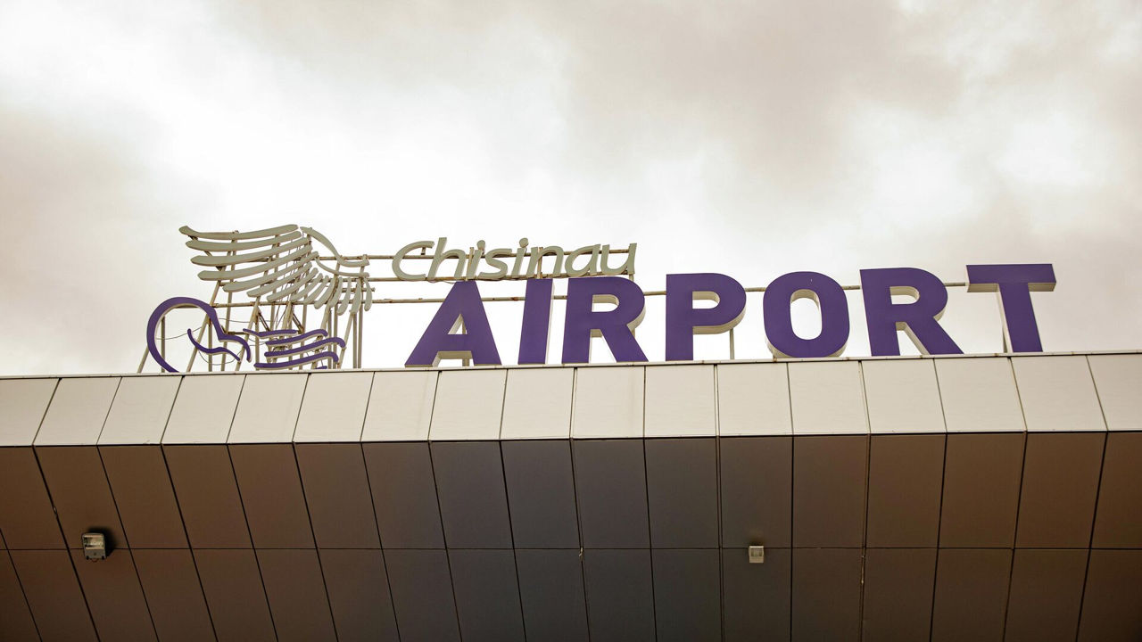 Avia Invest ответила Санду по поводу сбора в 9 евро: Обвинения абсурдны. Фото: sputnik.md.