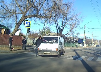 Шокирующие кадры: на перекрёстке в Бельцах сбили пешехода.