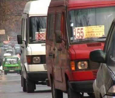 Conducătorii auto care traversează zona sunt rugaţi să respecte semnalizarea rutieră temporară
