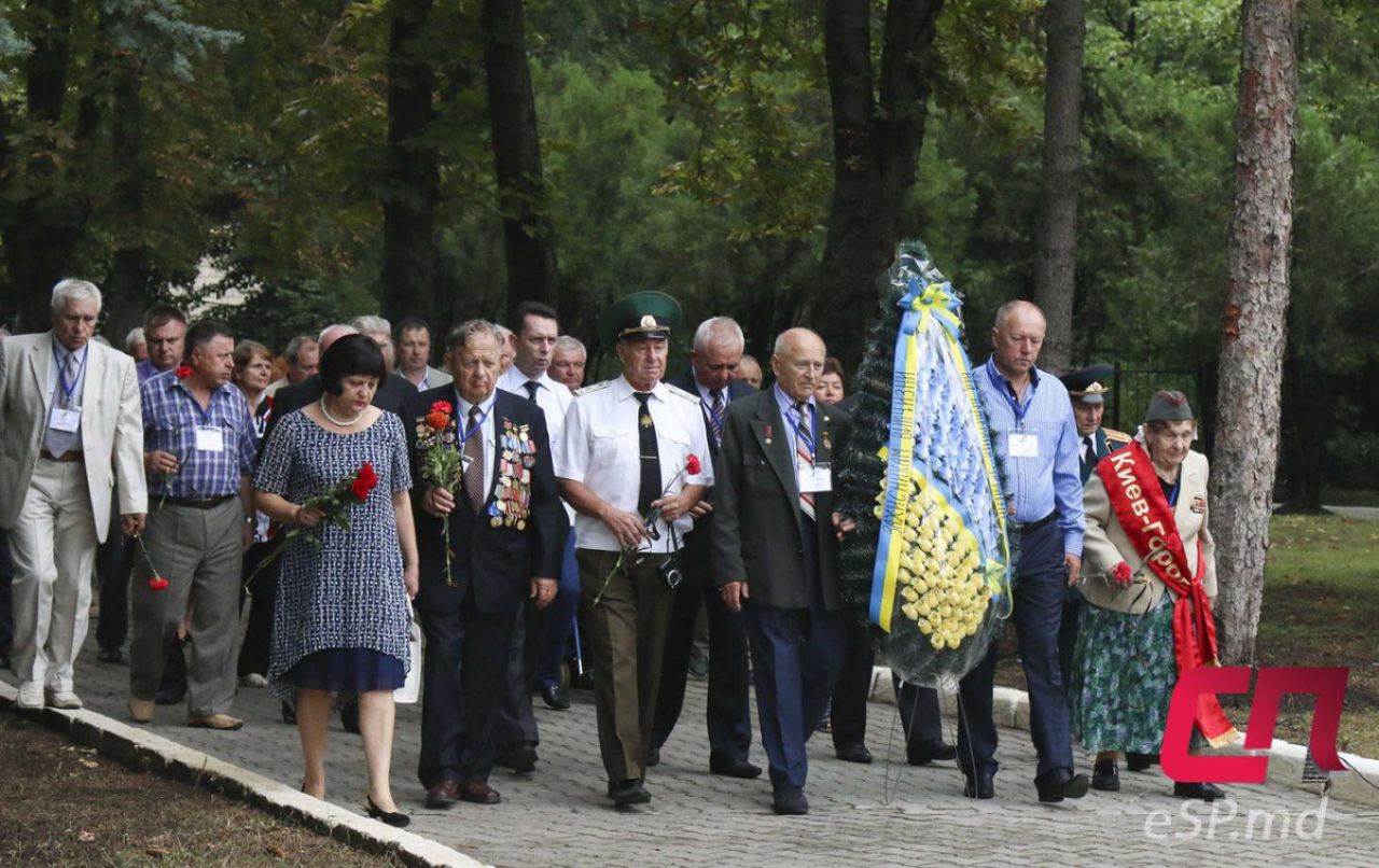 Украинцы почтили в Бельцах память земляков.