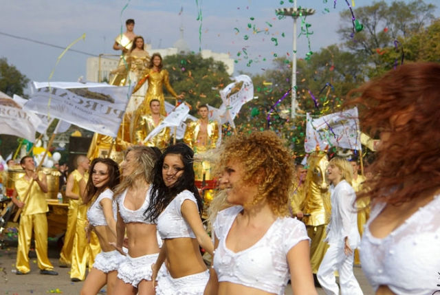 Ziua va începe cu Festivalul "Toamna de aur".