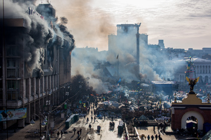 Площадь Незаписимоси в Киеве во время беспорядков. Фото: Андрей Стенин / РИА Новости