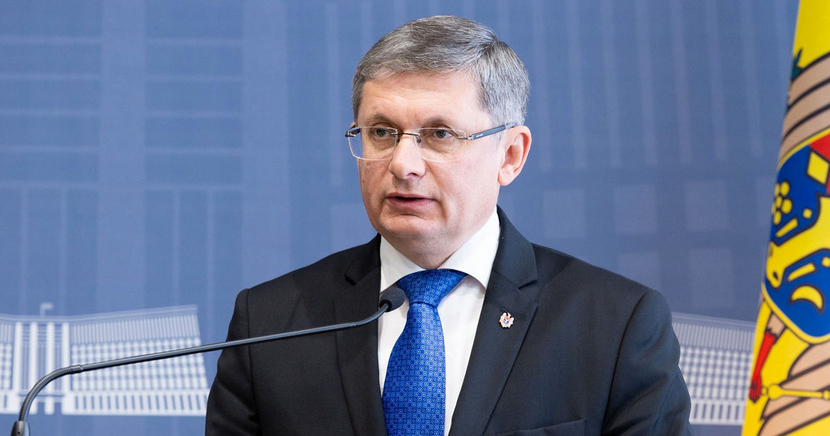 Гросу объявил о решительных мерах по проверке сотрудников СИБ, МВД и армии.