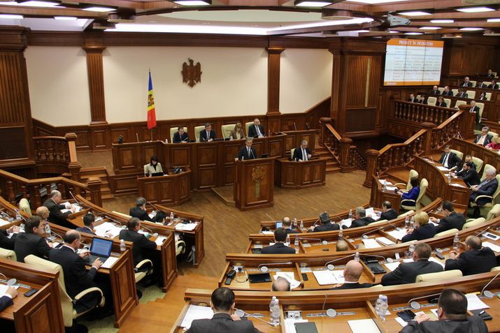 Больше всего проектов находится на рассмотрении комиссии по экономике, бюджету и финансам