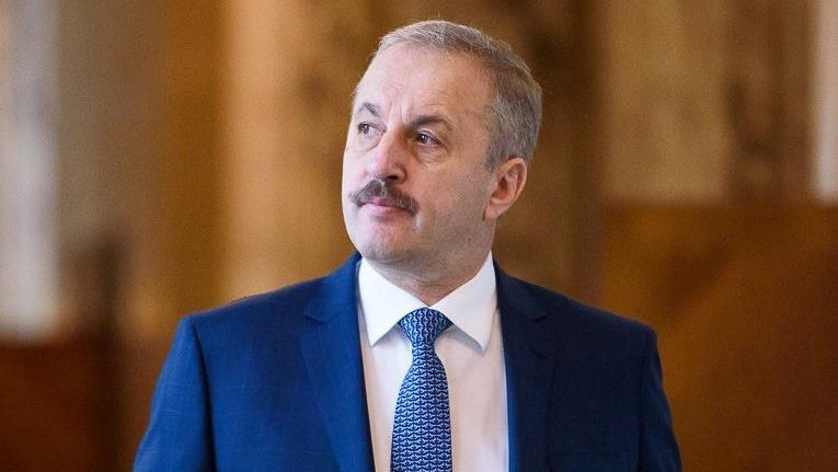 Министр обороны Румынии Василе Дынку.