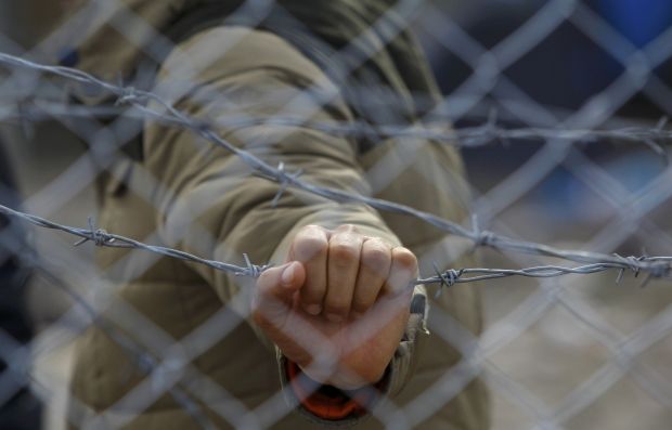 Как сообщил представитель полиции, оба арестованных прибыли с Ближнего Востока.