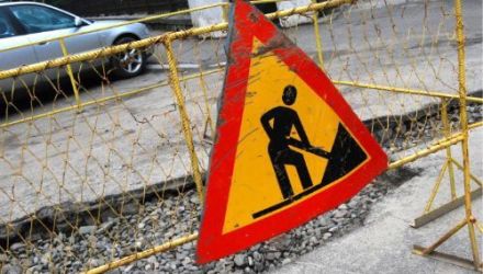Conducătorii auto care traversează zona sunt rugaţi să respecte semnalizarea rutieră temporară.
