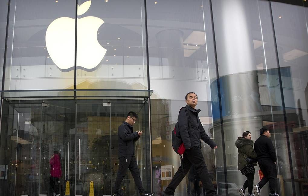 Apple отзывает адаптеры своего производства из-за риска удара током.