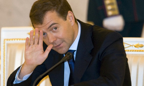 În acelaşi interviu, Medvedev a spus că nu exclude pe viitor să mai candideze o dată la funcţia supremă în stat. 