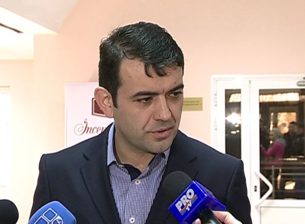 Premierul, criticat pentru stangaciile din discurs, a apelat astazi la o expresie in engleza in timpul unui interviu.