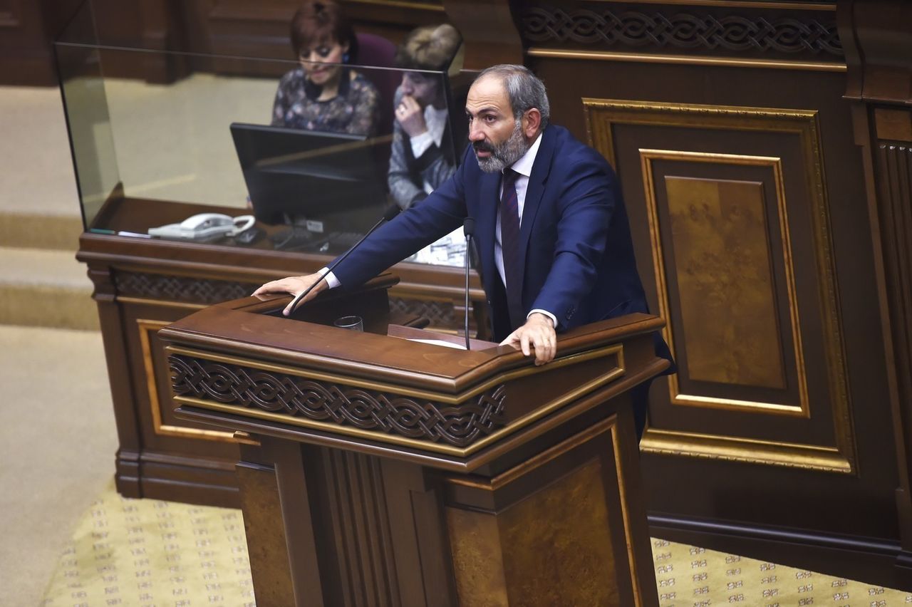 Премьер-министр Армении призвал остановить все акции протеста.