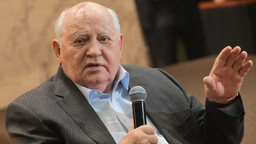 Горбачев призвал мир сократить военные бюджеты.