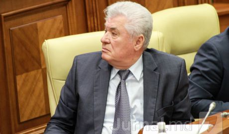 Коммунисты остались в зале заседания и обеспечили, таким образом, кворум.
