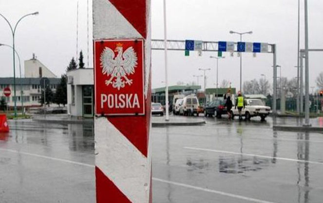 Польша обвинила белорусских пограничников в атаках на погранзаставы.