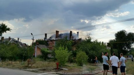 Представителям Службы чрезвычайных ситуаций предстоит установить сумму ущерба.