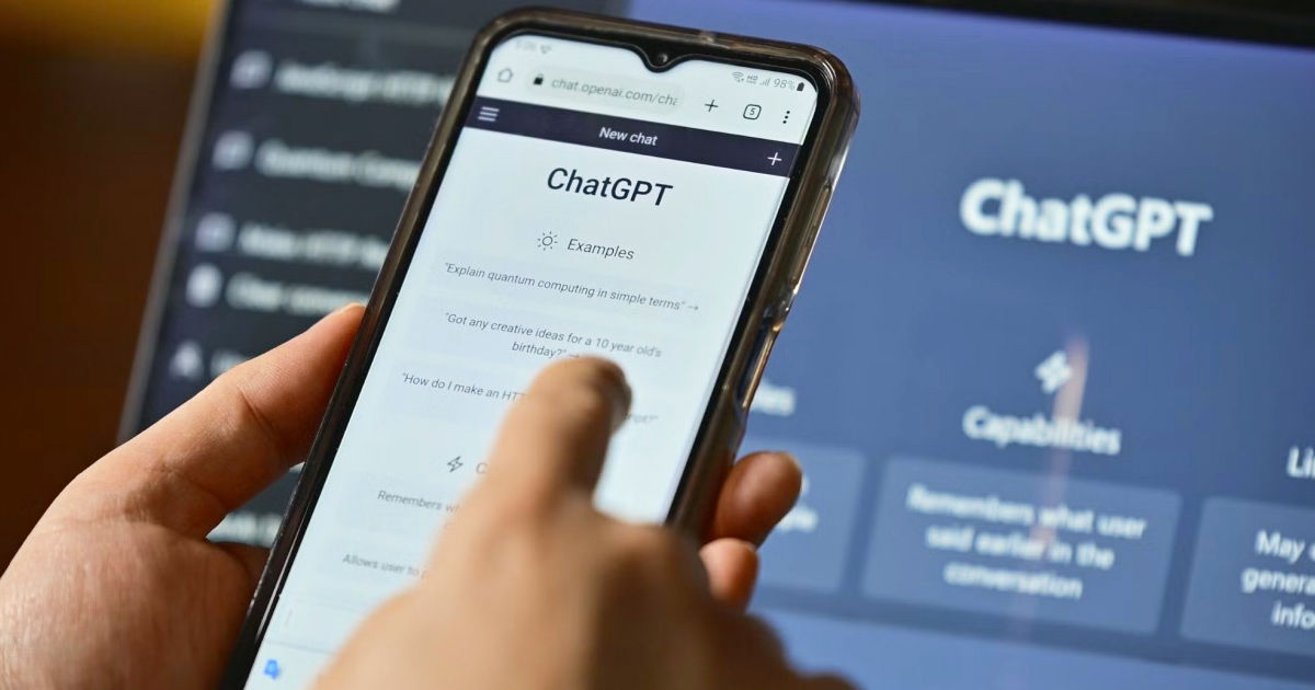 ChatGPT va începe în curând verificarea vârstei pentru utilizatorii săi din UE.