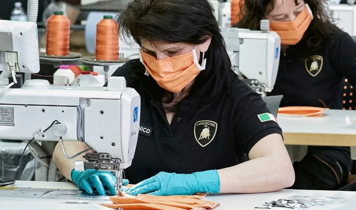 Lamborghini начинает выпуск хирургических масок на фоне пандемии.