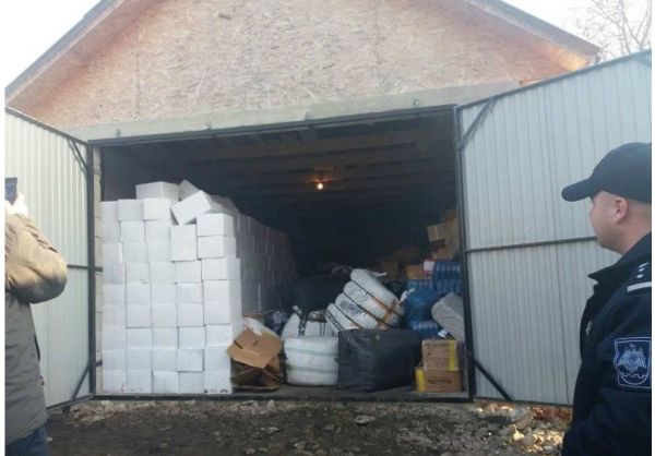 Bunuri, în valoare de 3 milioane de lei, fără acte de însoțire au fost reținute de polițiștii de frontieră. 