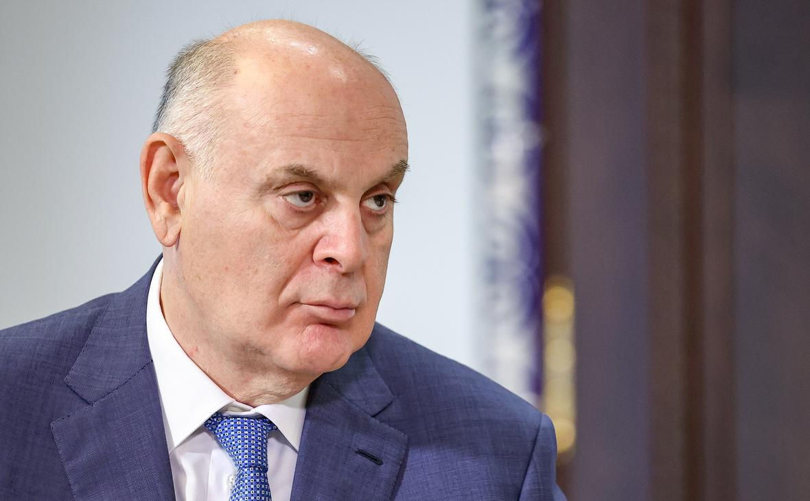 Глава Абхазии Бжания подал в отставку на фоне протестов.