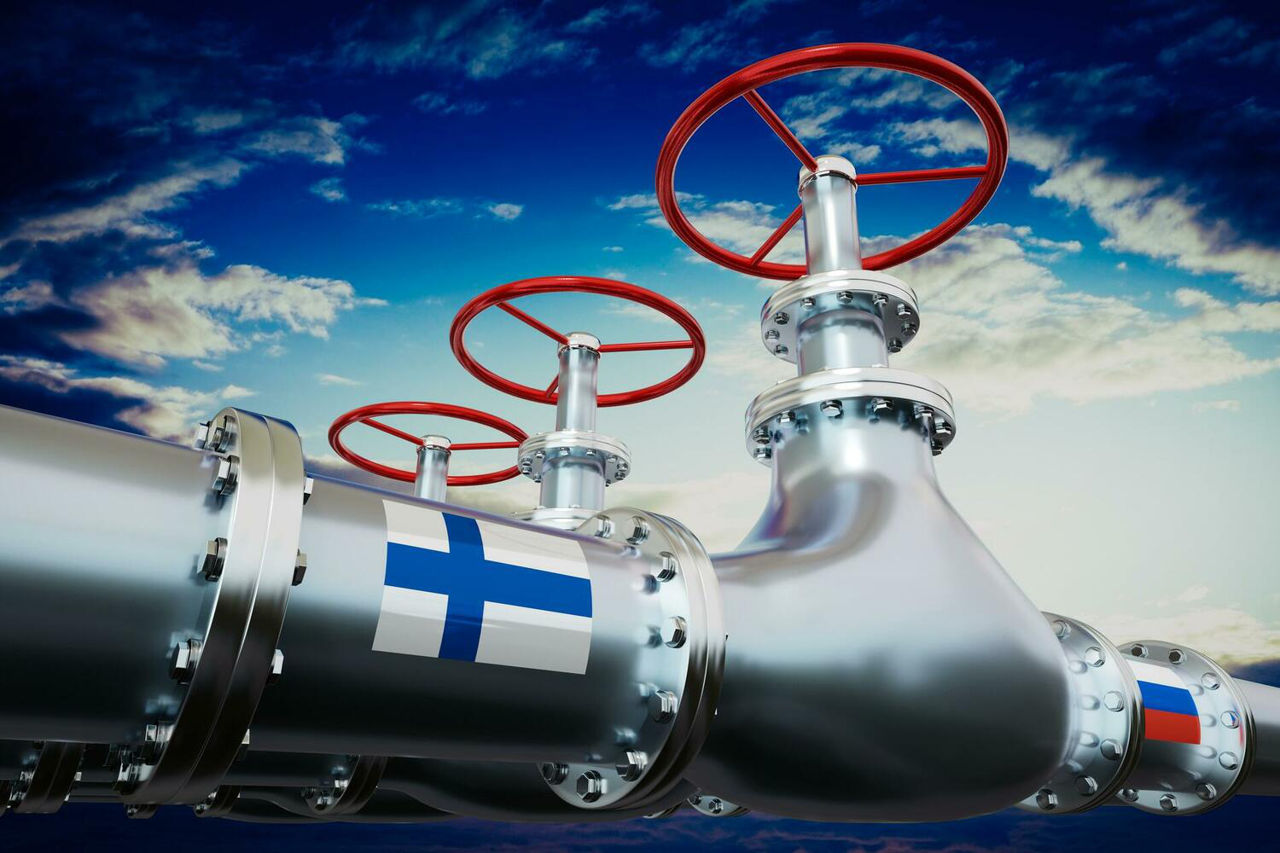 Россия с субботы останавливает поставки газа в Финляндию.