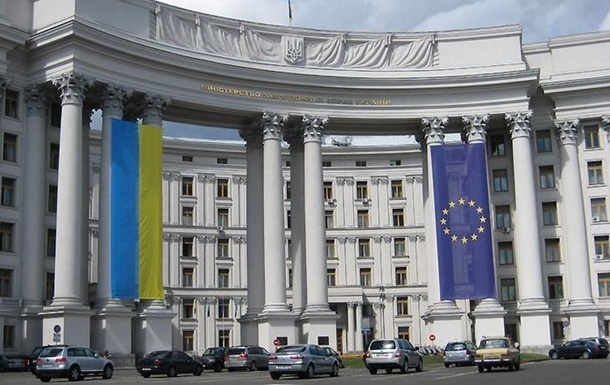 Ранее Дмитрий Песков сообщил, что Россия денонсирует соглашения с Украиной по Черноморскому флоту.