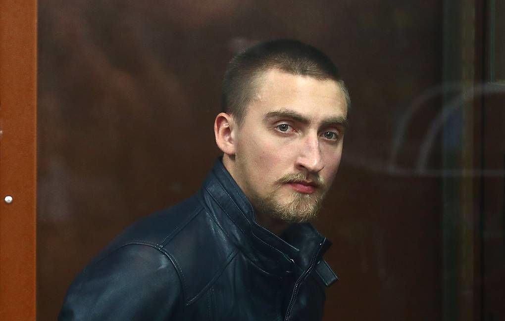 Российские артисты вступились за осужденного актера Павла Устинова.