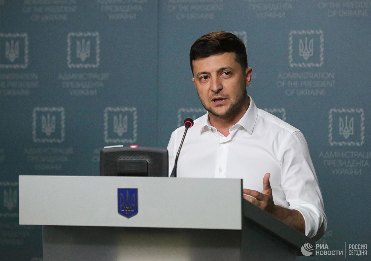 Зеленский пообещал отправить в нокаут старую систему власти на Украине.