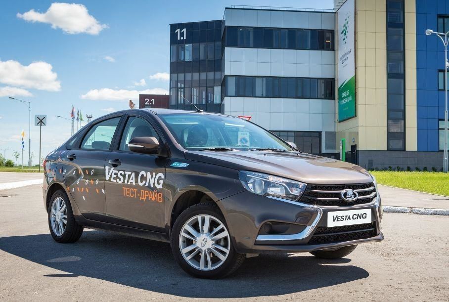 Битопливная Lada Vesta обзавелась двумя новыми опциями.