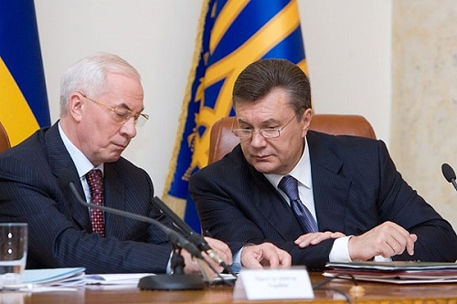 Почему премьер-министр Украины уступил оппозиции?