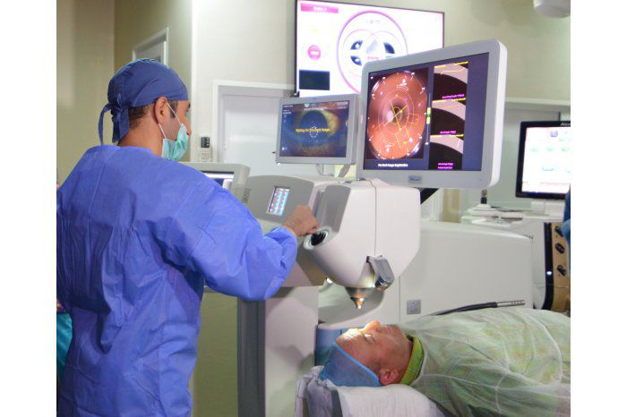 Peste 3.700 de moldoveni, operați de cataractă anul trecut