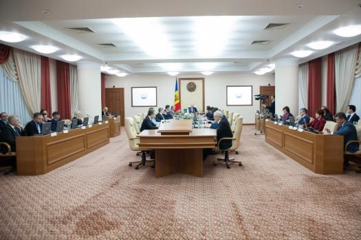 Guvern: 8 milioane de lei proprietarilor de terenuri agricole