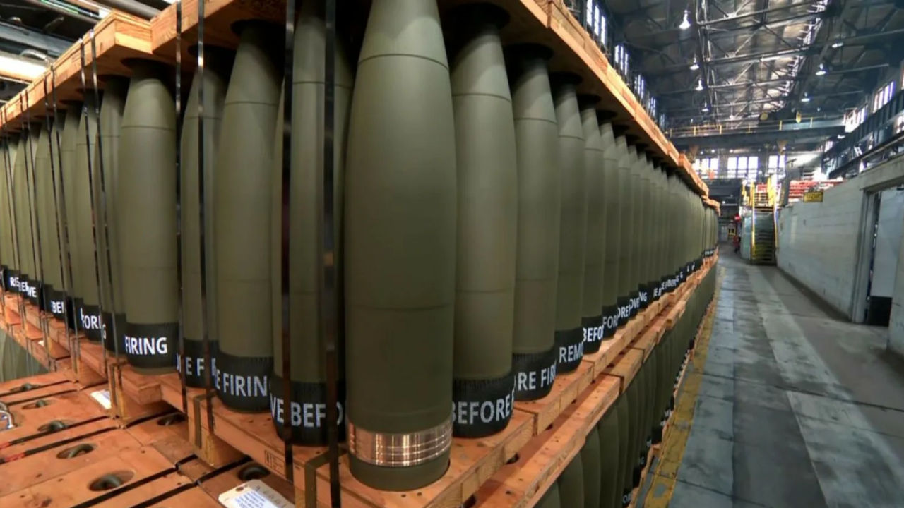 США планируют производить 100 тысяч артиллерийских снарядов в месяц до 2025 года.