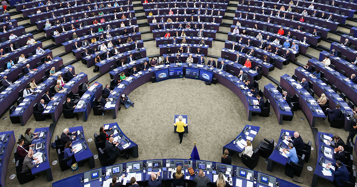 Comisia Europeană a propus concesii Parlamentului European pentru a obține aprobarea bugetului pe șapte ani.