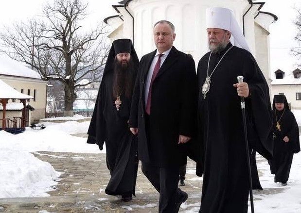 Igor Dodon s-a rugat pentru sănătatea și prosperitatea poporului moldav.