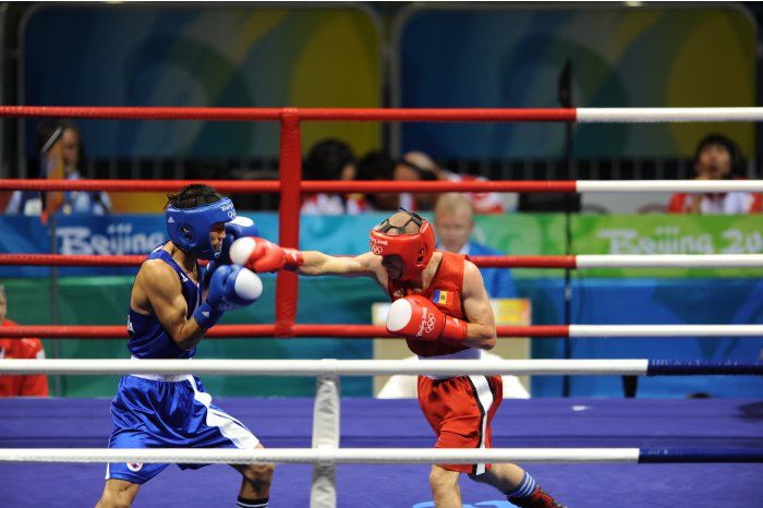 Doi boxeri moldoveni au obținut victorii la Europenele Under-22