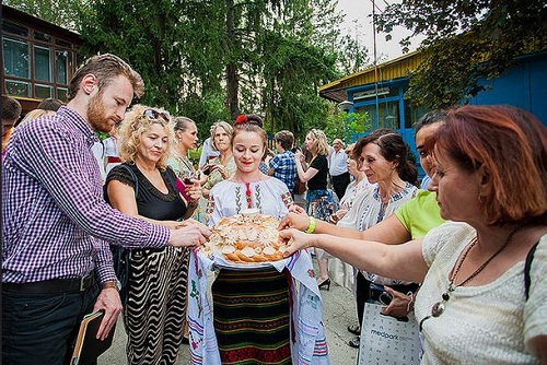 Из отчета НАМ следует, что у каждого второго молдаванина есть родственник первой степени родства, который трудит­ся или проживает за рубежом.
