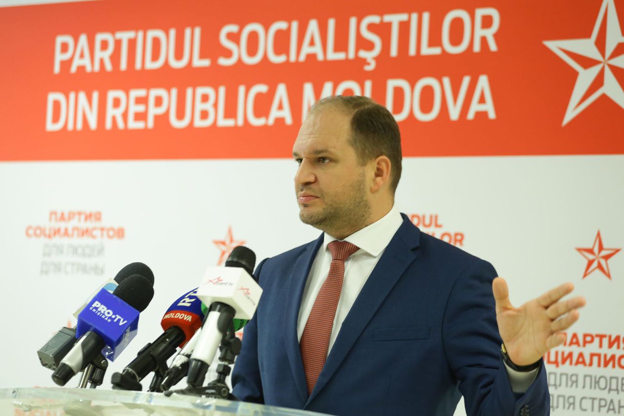 Ceban se laudă cu acțiunile fracțiunii PSRM din CMC. Foto: oficial.md
