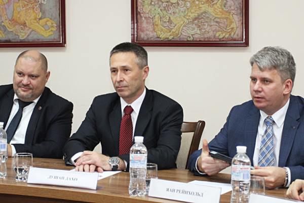 Послов принял так называемый министр иностранных дел Приднестрвоья Виталий Игнатьев.