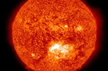 Солнце может поглотить Землю через 5 млрд лет.  Фото: SPACE.com