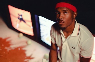 Дебютная работа Фрэнка Оушена "Channel Orange" был признана лучшим альбомом 2012 года по версии газеты The Guardian.